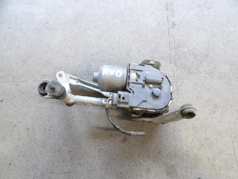 Moteur essuie glace avant droit