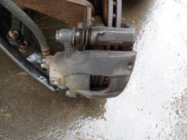 Etrier avant gauche (freinage)
