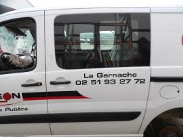 Porte laterale gauche