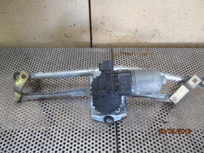 Moteur essuie glace avant