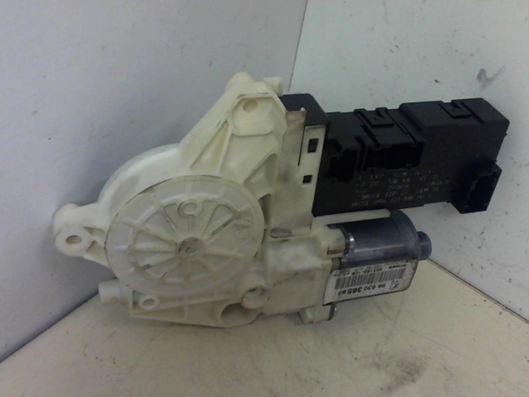 Moteur leve vitre avant droit