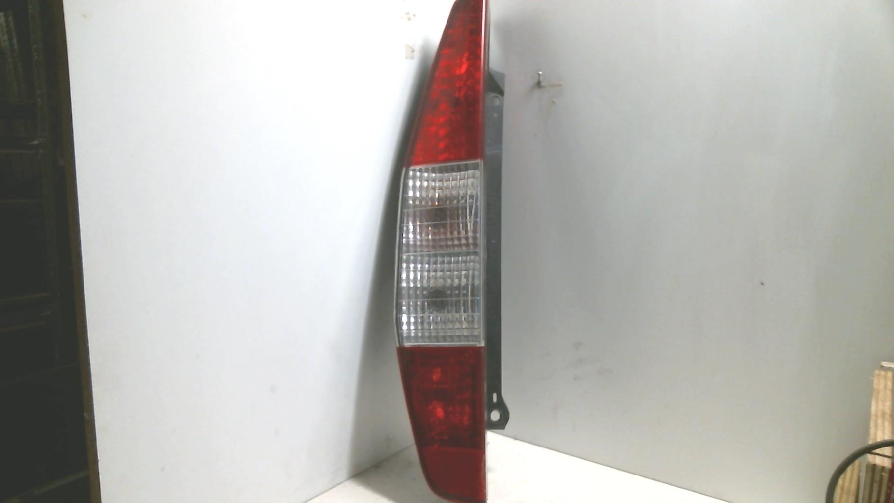 Fanale posteriore principale sinistro (luci)