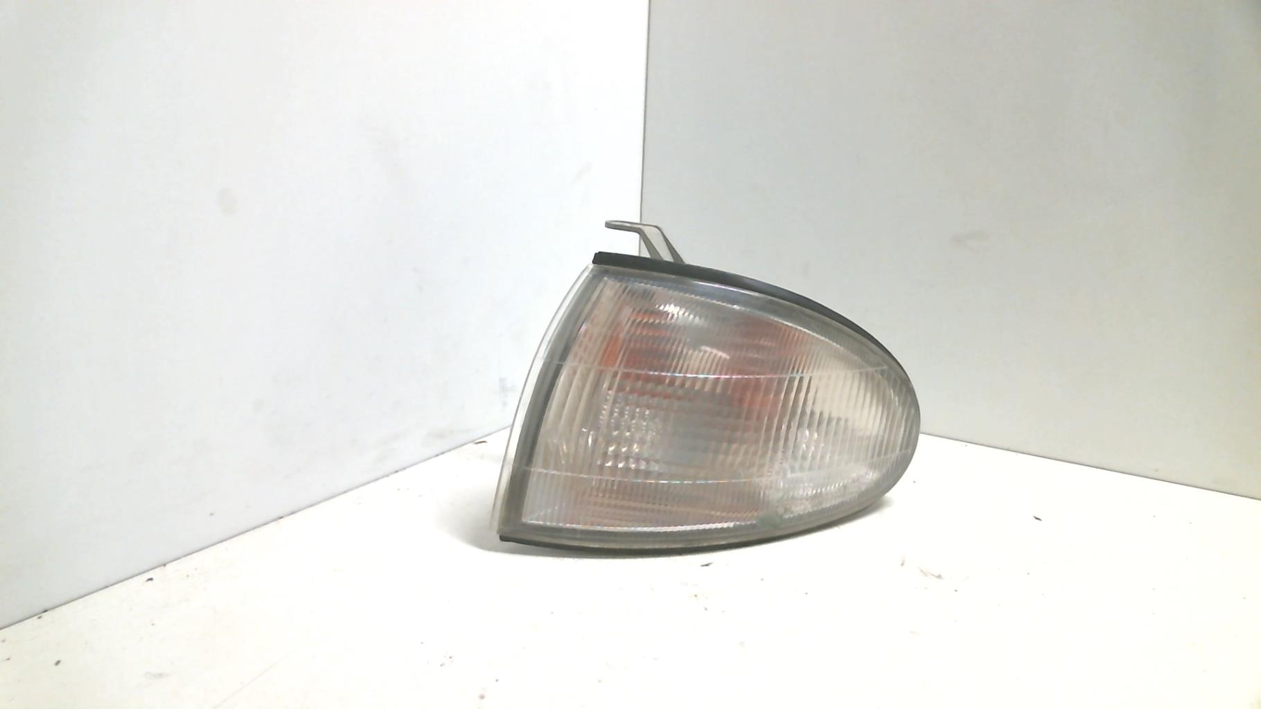 Optique avant secondaire gauche (feux)(clignotant)