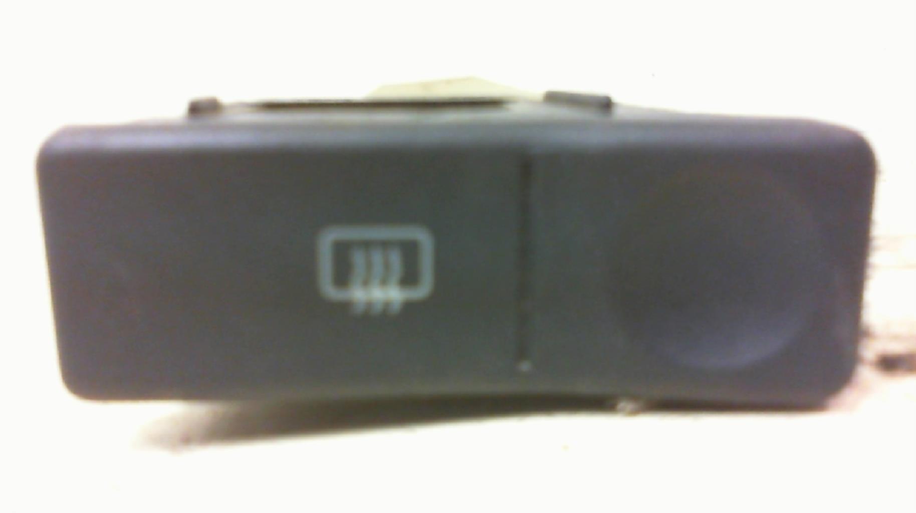Commande degivrage lunette arriere