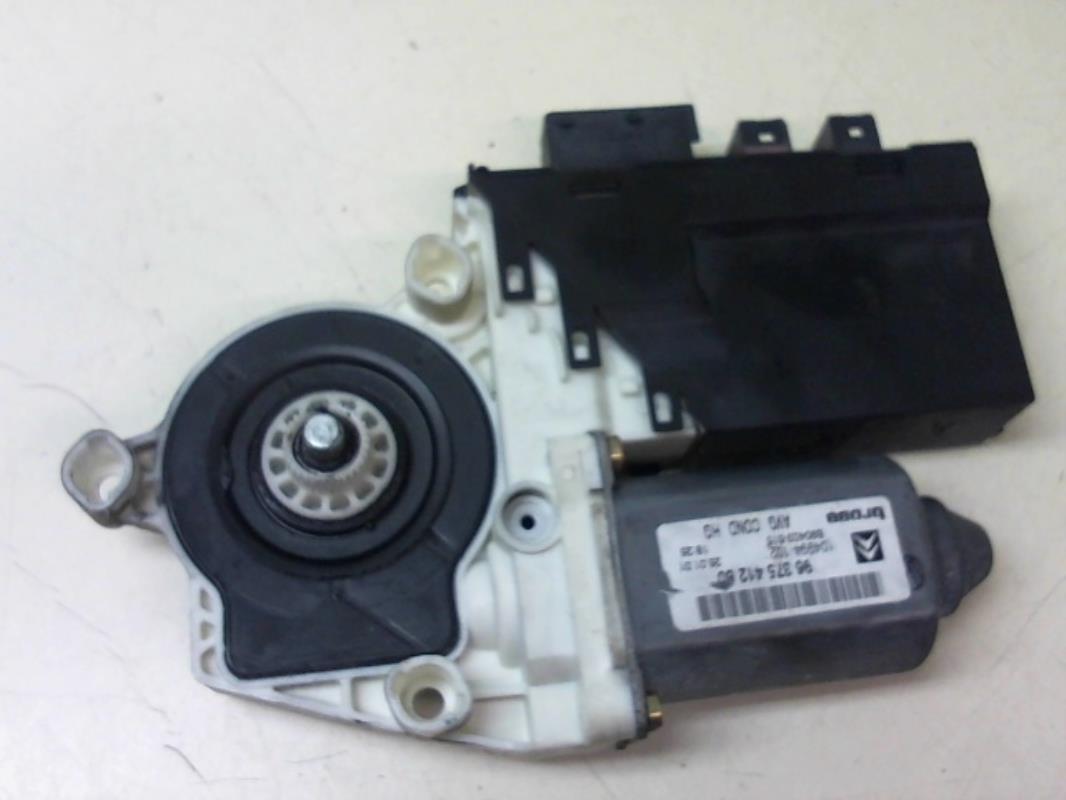 Moteur leve vitre avant gauche