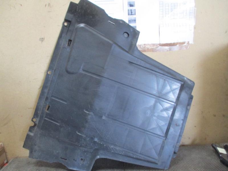 Cache sous moteur