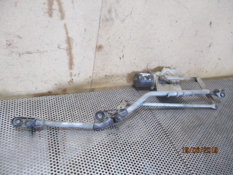 Moteur essuie glace avant