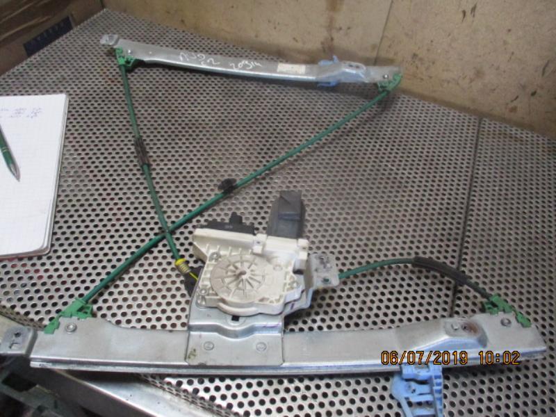 Leve vitre electrique avant droit