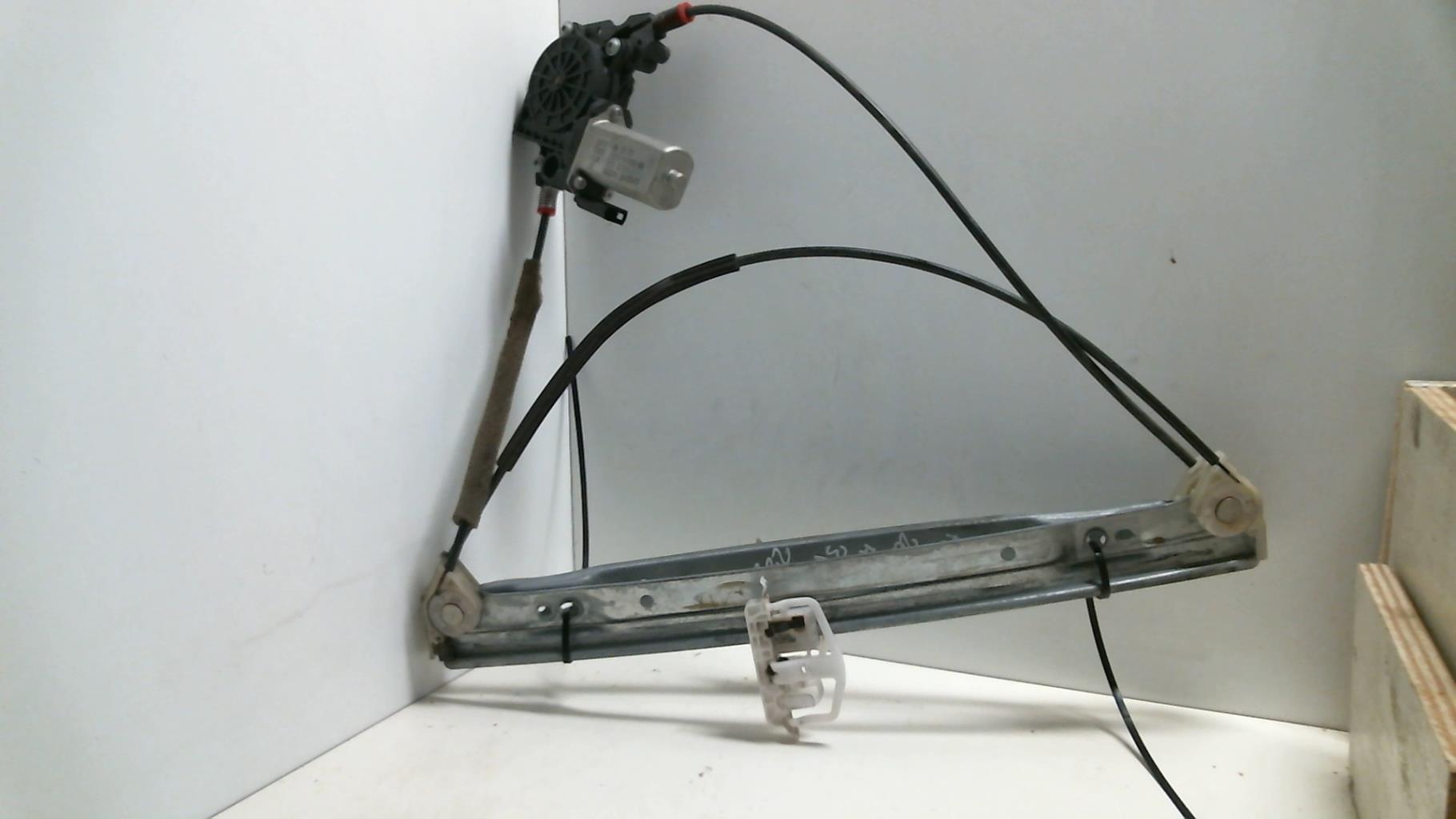 Leve vitre electrique avant droit
