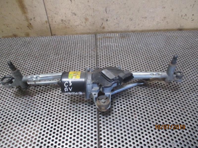 Moteur essuie glace avant