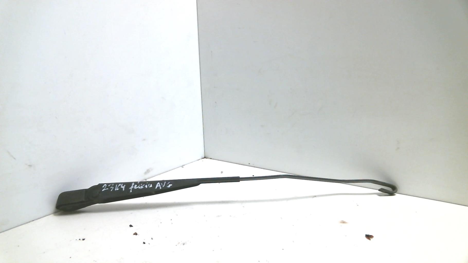 Braccio tergicristallo anteriore sinistro