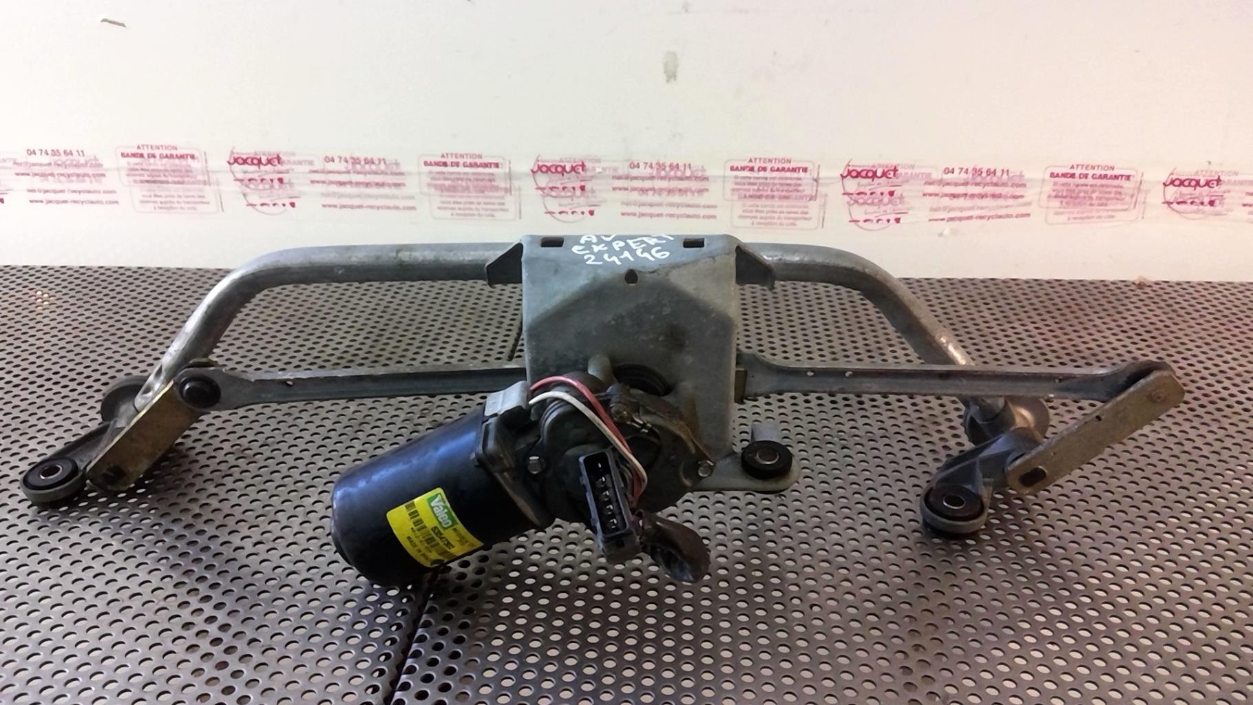 Moteur essuie glace avant