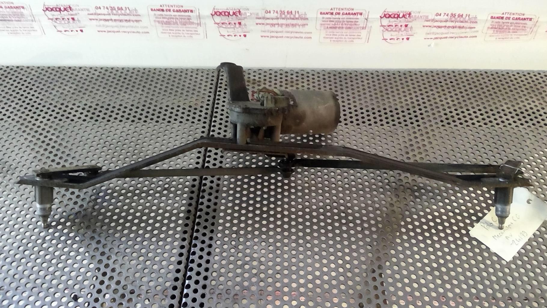 Moteur essuie glace avant