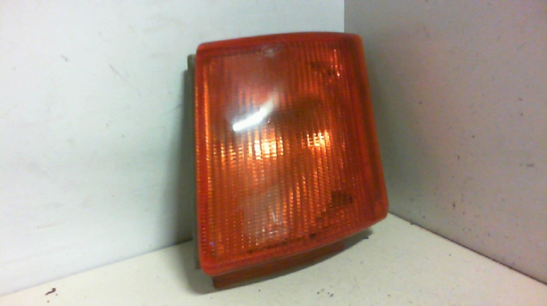 Optique avant secondaire gauche (feux)(clignotant)
