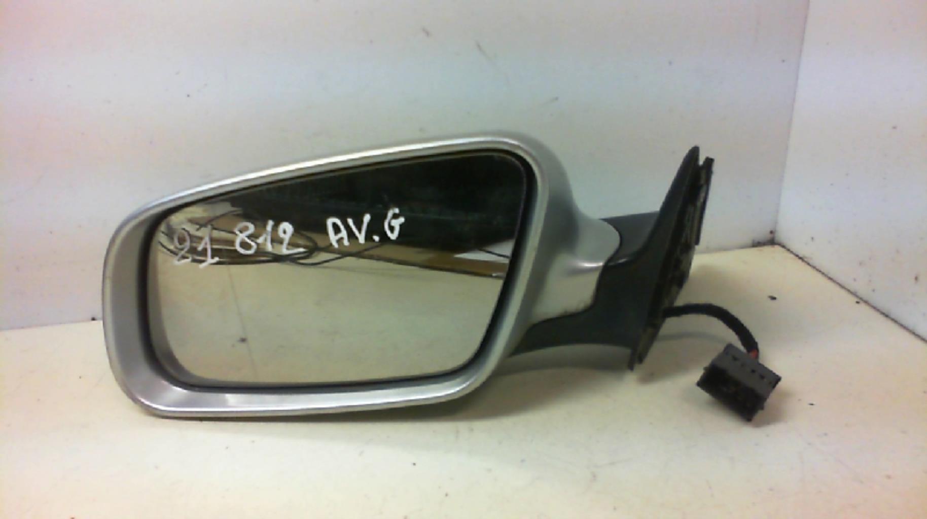 Retrovisor izquierdo