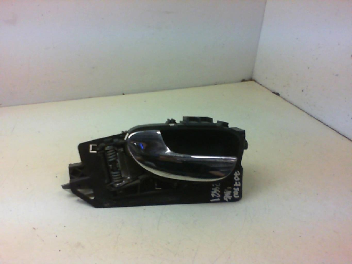Maniglia interna anteriore sinistra