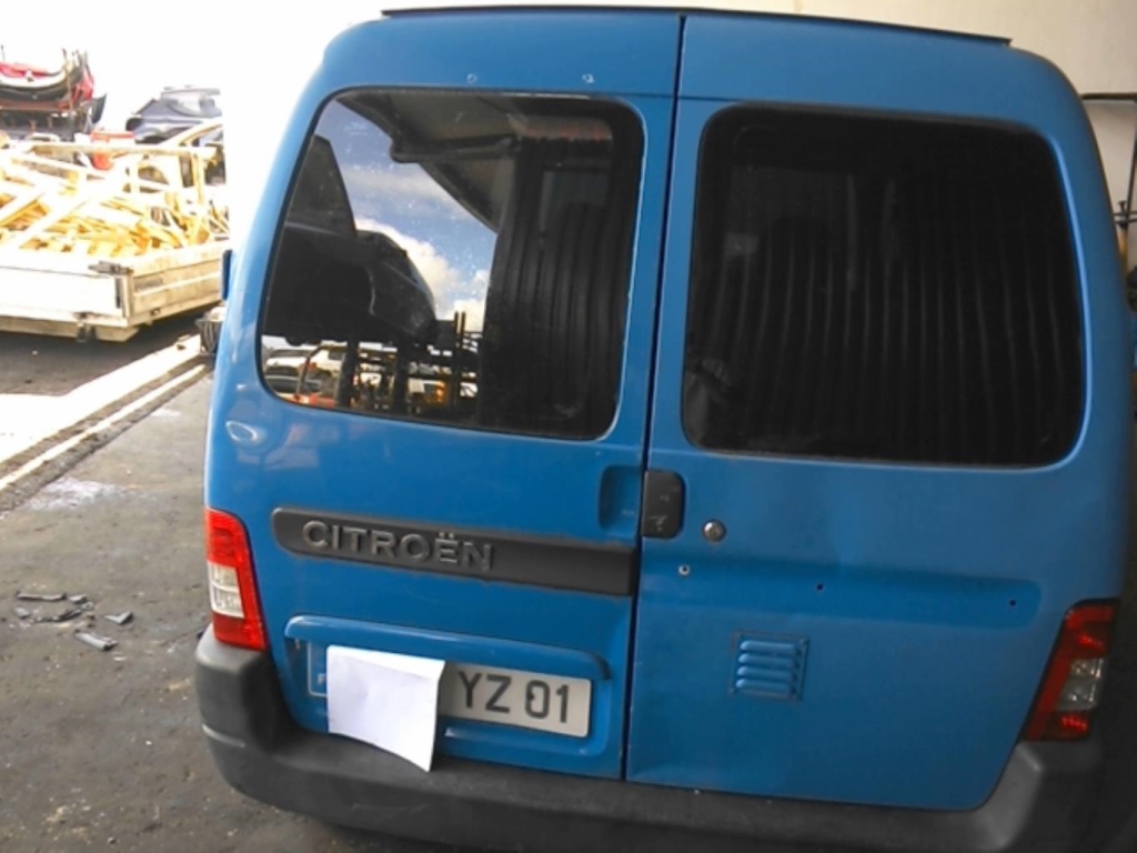 Porte de coffre gauche