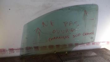 Vitre avant gauche