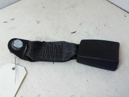 Attache ceinture arriere droit