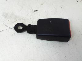 Attache ceinture avant droit