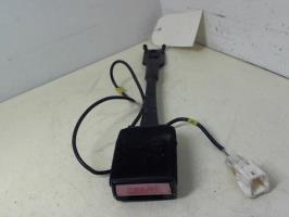 Attache ceinture avant droit