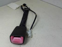 Attache ceinture avant gauche