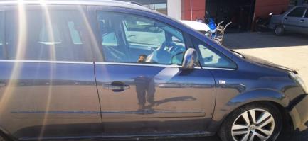 Vitre avant droit