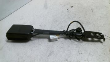 Attache ceinture avant gauche