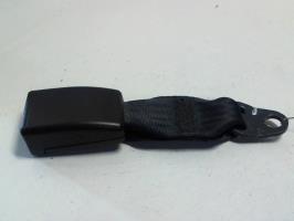 Attache ceinture arriere centrale