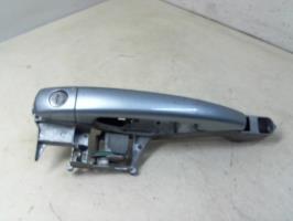 Poignee porte avant gauche