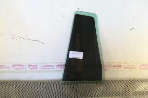 Ventanilla triangular trasera derecha (puerta)
