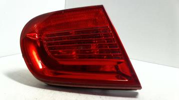 Luz trasera secundaria izquierda (luces)