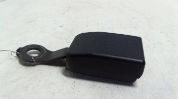 Attache ceinture avant droit