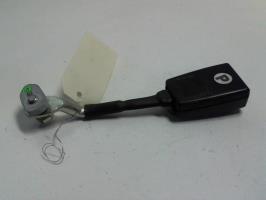 Attache ceinture avant droit