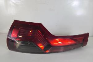 Fanale posteriore principale sinistro (luci)