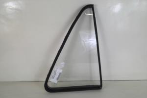 Ventanilla triangular trasera derecha (puerta)