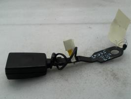Attache ceinture avant gauche