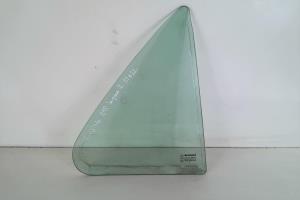 Ventanilla triangular trasera derecha (puerta)
