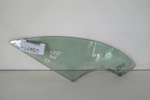 Ventanilla triangular delantera derecha (puerta)