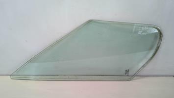 Ventanilla triangular delantera derecha (puerta)