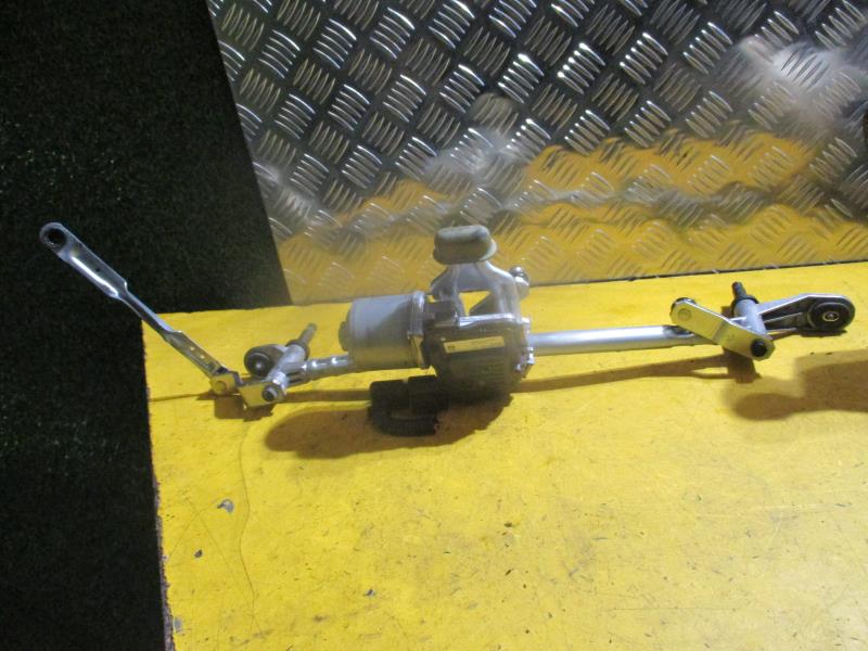 Moteur essuie glace avant