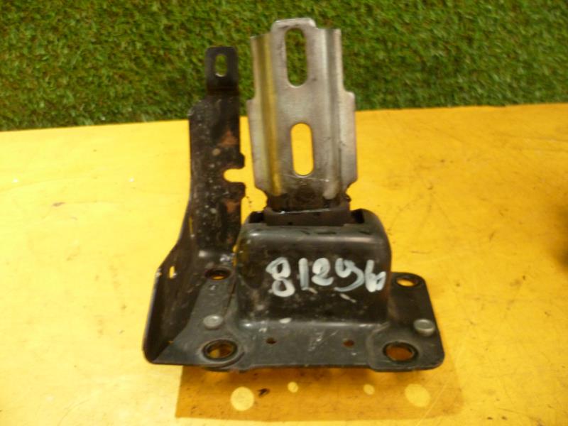 Support moteur gauche