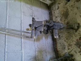 Moteur essuie glace avant