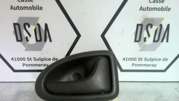 Poignee interieur avant droit