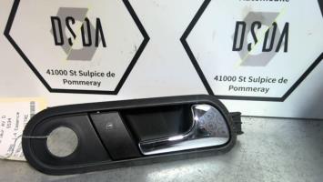 Poignee interieur avant droit