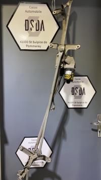 Moteur essuie glace avant