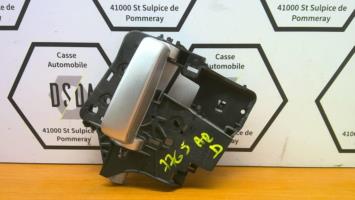 Poignee porte laterale droit