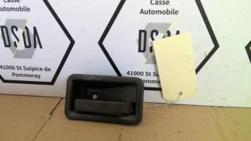 Poignee interieur avant droit