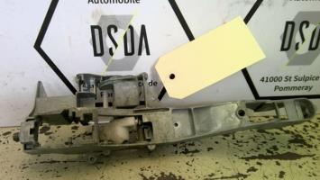 Support poignee porte avant droite