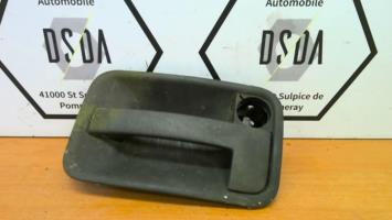 Poignee porte avant droit
